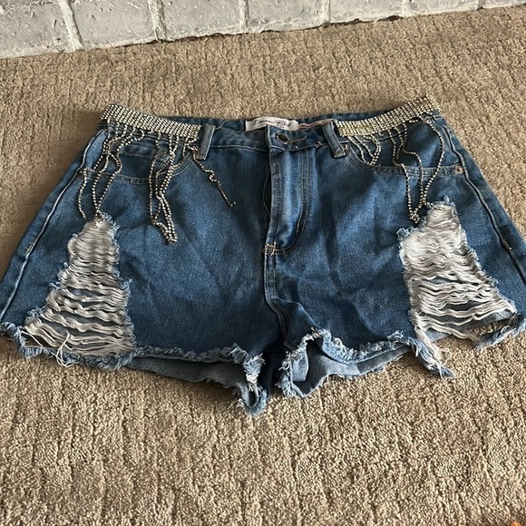 Denim Boulevard frayed cut off shorts with rhinestones at the top front - Picture 2 of 8